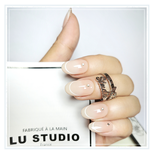 F17 - French et son diamant | Faux-ongles réutilisables - Press on nails