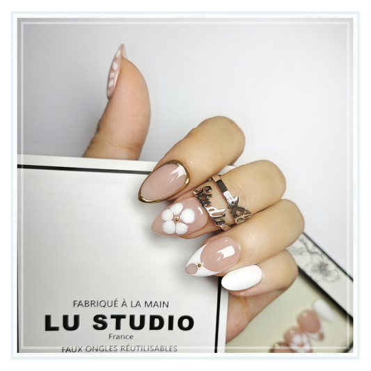 F67 - Douceur Florale (Court Amande) | Faux-ongles réutilisables - Press on nails