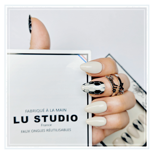 M33 - White snake | Faux-ongles réutilisables - Press on nails
