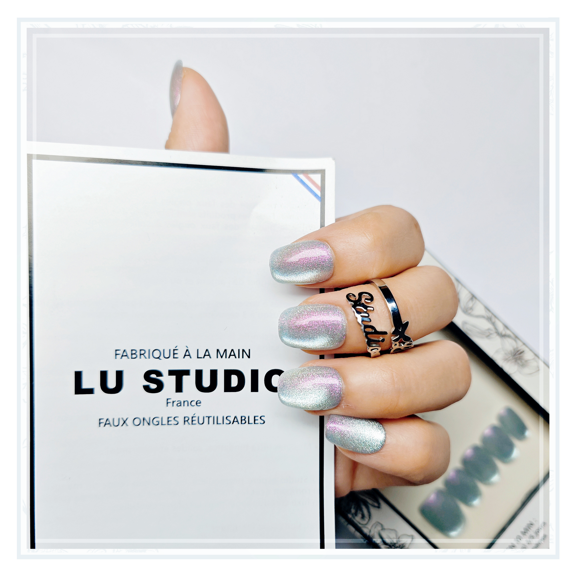 Argent pailleté d'une pointe de rose  |  Faux-ongles réutilisables - Press on nails