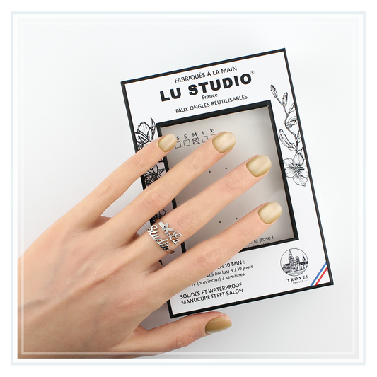 C06 - Ivoire Pastel  |  Faux-ongles réutilisables - Press on nails
