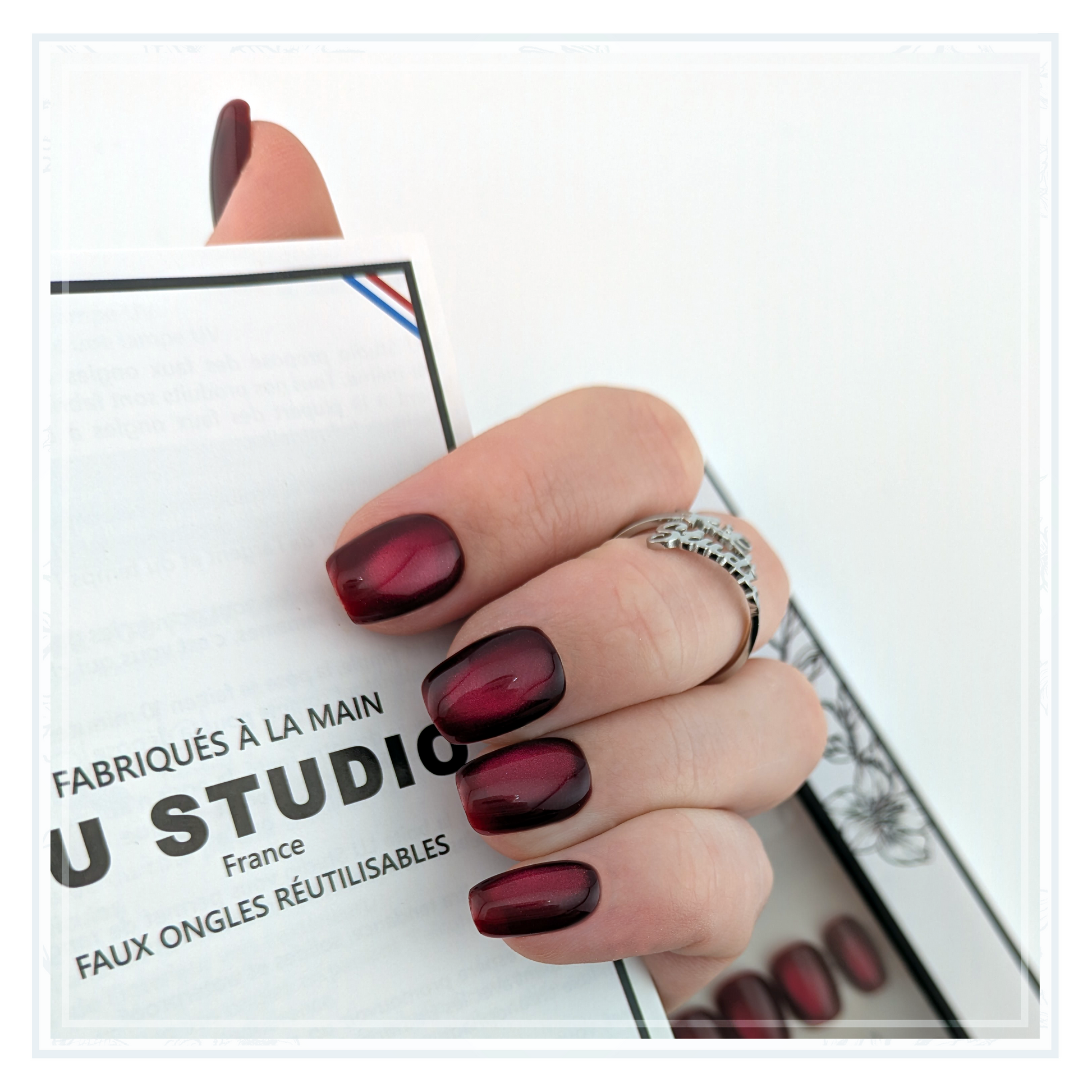 C74 - Rouge signature  |  Faux-ongles réutilisables - Press on nails