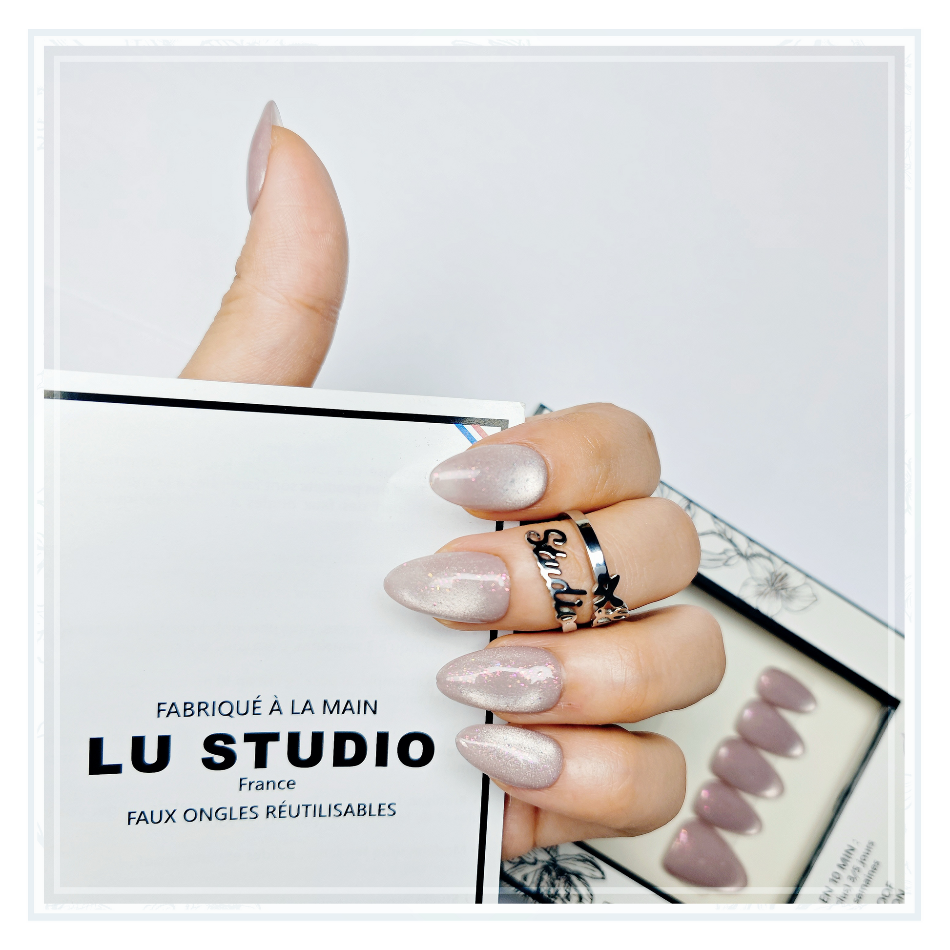 CAT07 - Féerie de rose et d'argent  |  Faux-ongles réutilisables - Press on nails