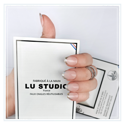 F07 - Natural French bordé d'Or  |  Faux-ongles réutilisables - Press on nails
