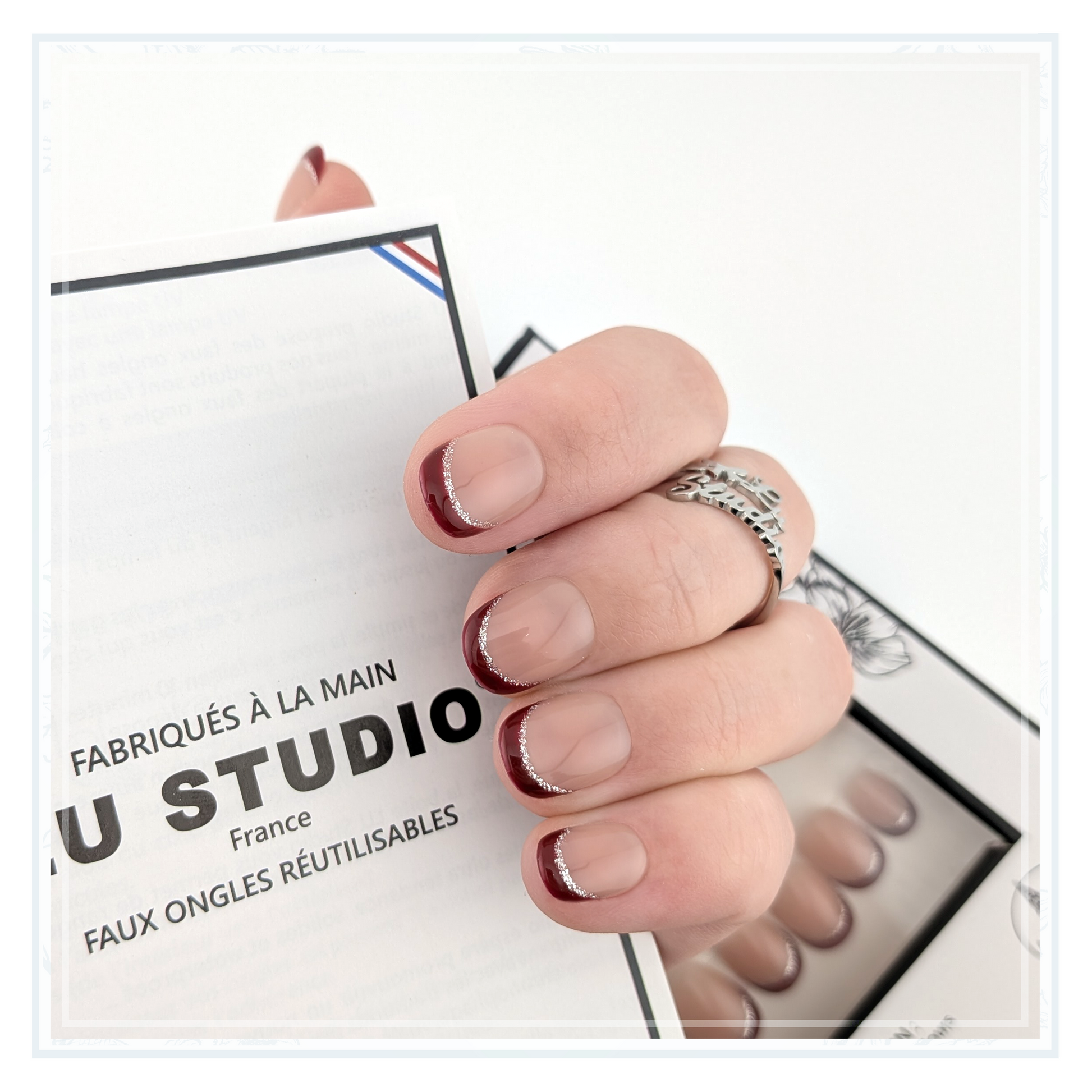 F105 - French rouge brillant  |  Faux-ongles réutilisables - Press on nails