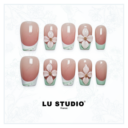 F24 - French Vert Gypsophile  |  Faux-ongles réutilisables - Press on nails