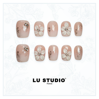 F26 - Fleurs blanches au crépuscule  |  Faux-ongles réutilisables - Press on nails