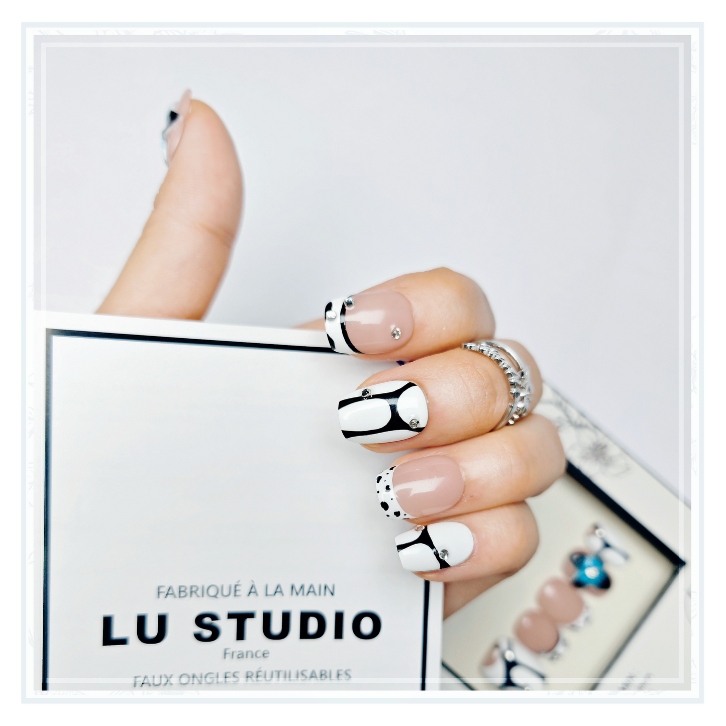 F46 - Poker Face  |  Faux-ongles réutilisables - Press on nails