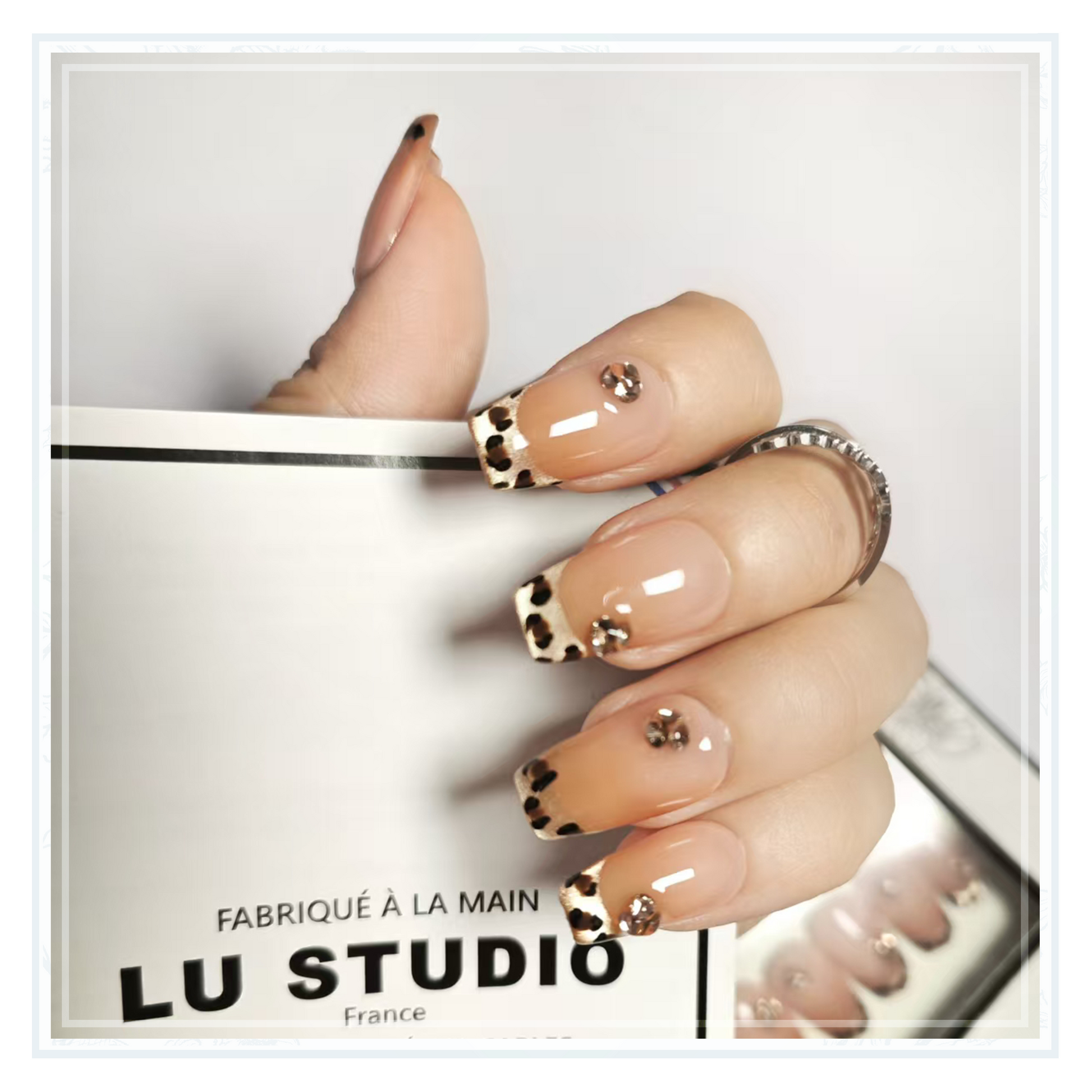 F65-Leopard  |  Faux-ongles réutilisables - Press on nails