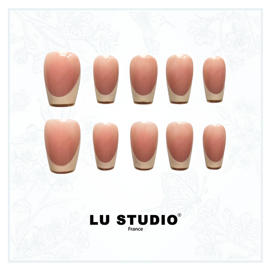 F81 - French et sa ligne d'Or  |  Faux-ongles réutilisables - Press on nails