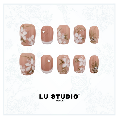 F86 - French fleurie et ses perles  |  Faux-ongles réutilisables - Press on nails