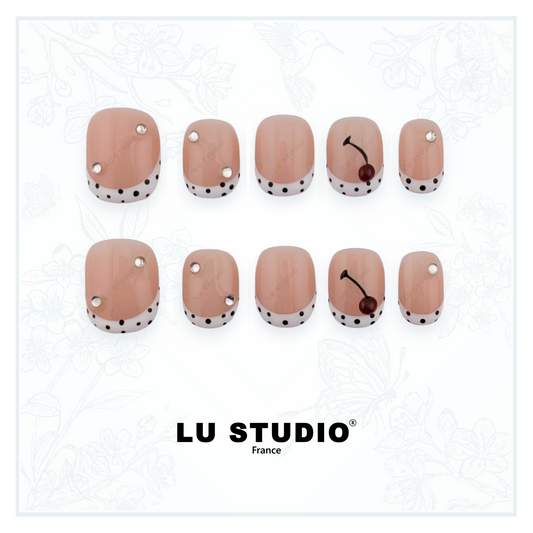 F94 - Polka cerise  |  Faux-ongles réutilisables - Press on nails