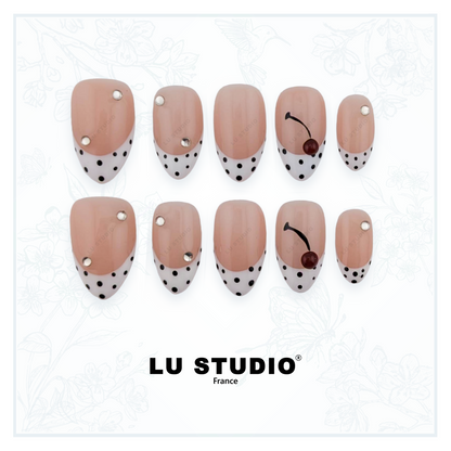 F94 - Polka cerise  |  Faux-ongles réutilisables - Press on nails