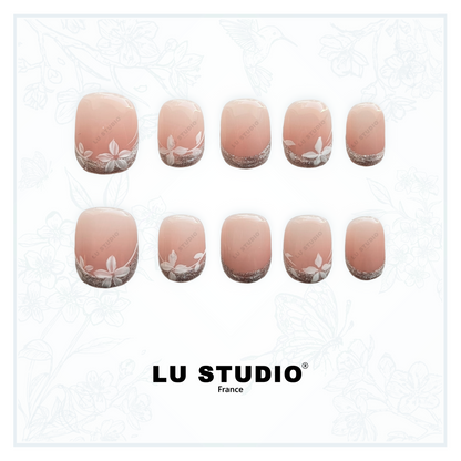 F97 - French argenté fleurie  |  Faux-ongles réutilisables - Press on nails