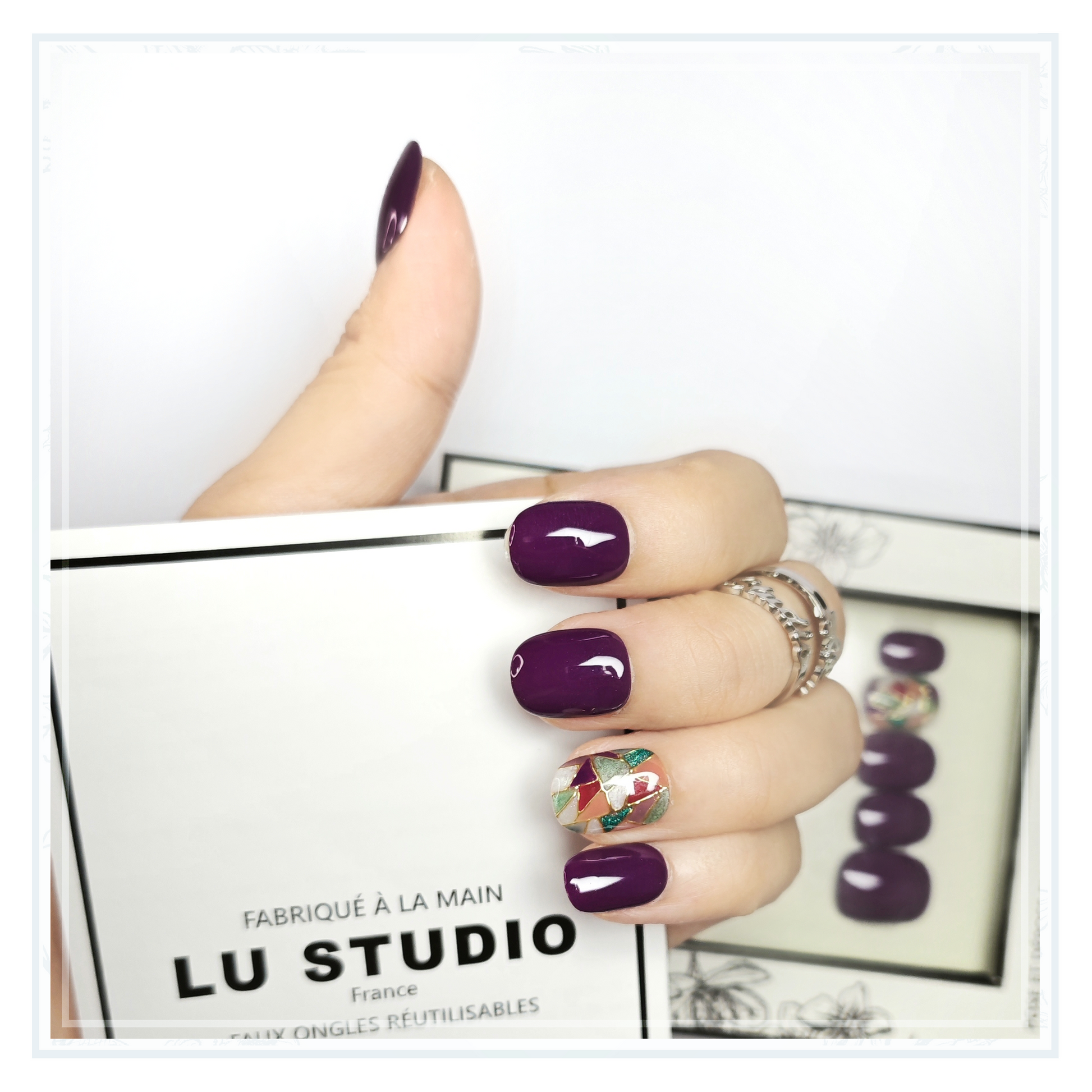LT34 - Vitrail de Troyes - Prune  |  Faux-ongles réutilisables - Press on nails