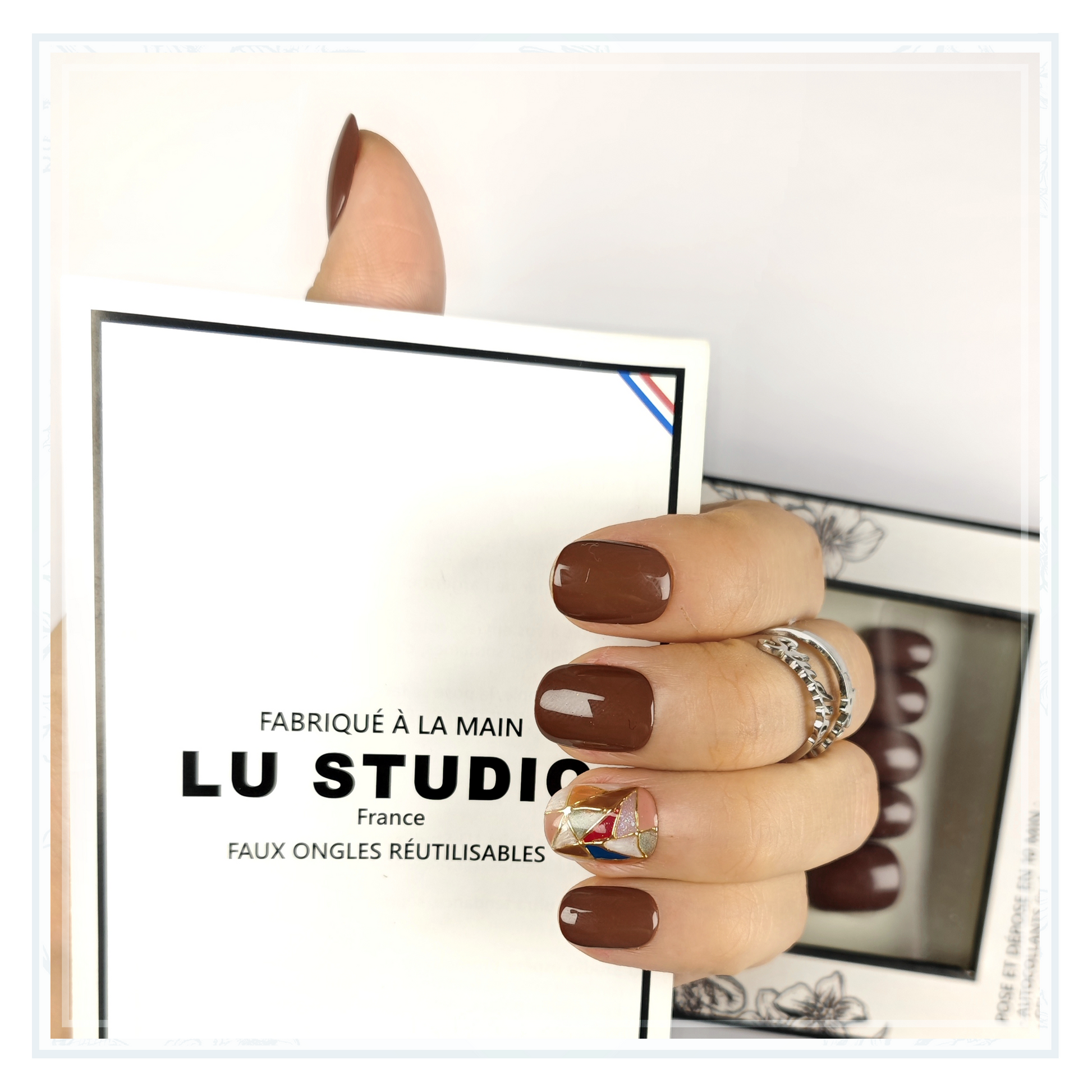 LT48 - Vitrail de Troyes - Marron  |  Faux-ongles réutilisables - Press on nails