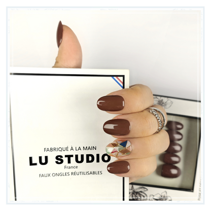 LT48 - Vitrail de Troyes - Marron  |  Faux-ongles réutilisables - Press on nails
