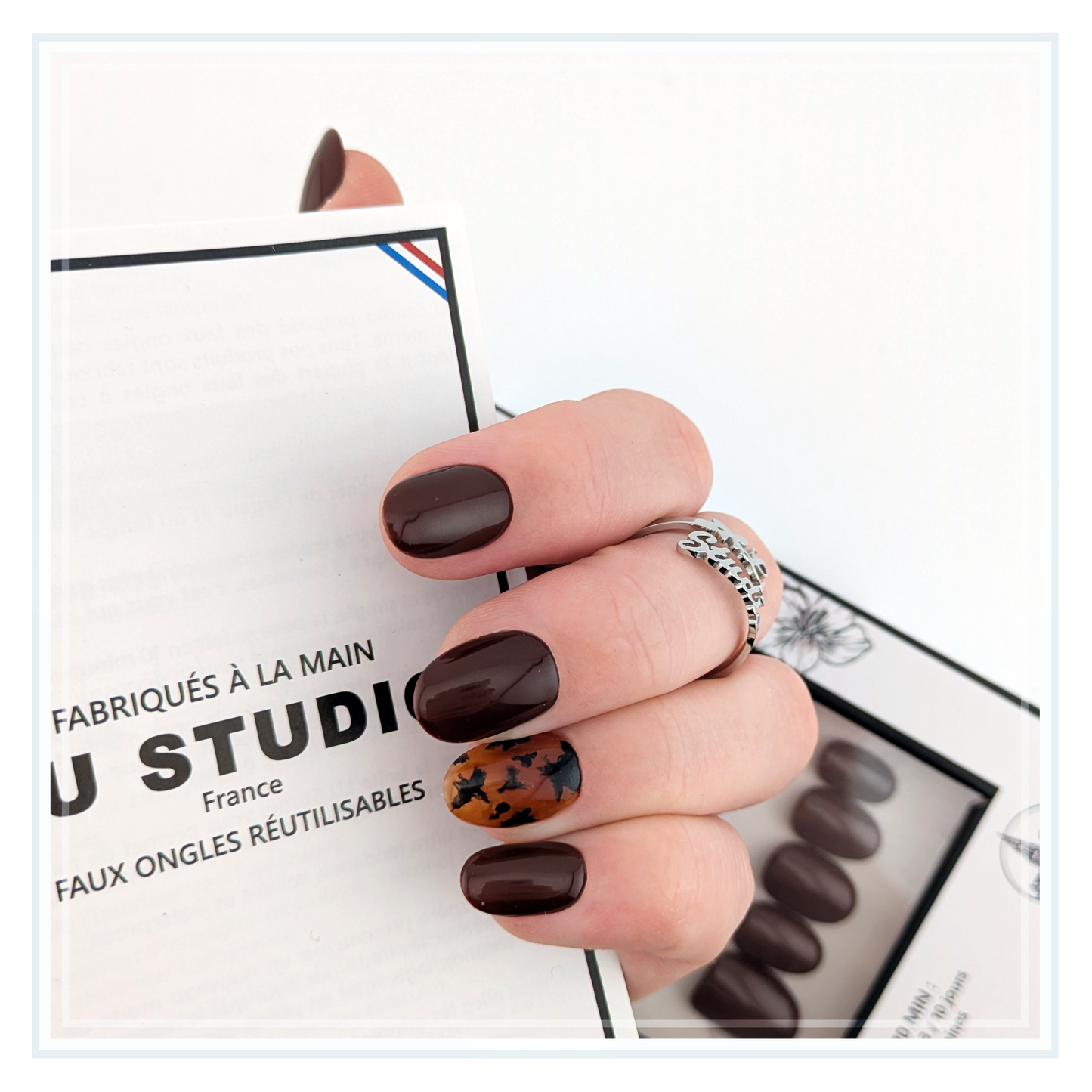 LT49 - Marron et sa pointe de noir  |  Faux-ongles réutilisables - Press on nails