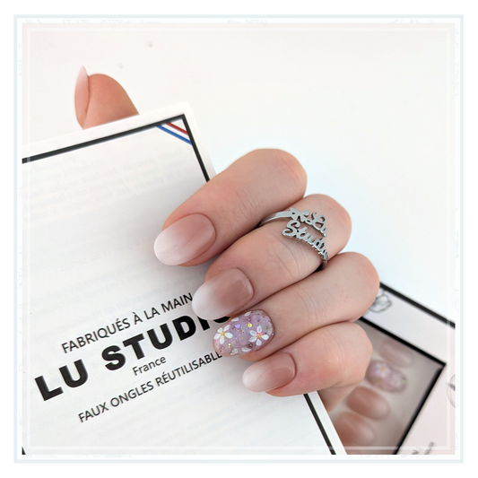 LT52 - Baby boomer et ses fleurs sèches  |  Faux-ongles réutilisables - Press on nails