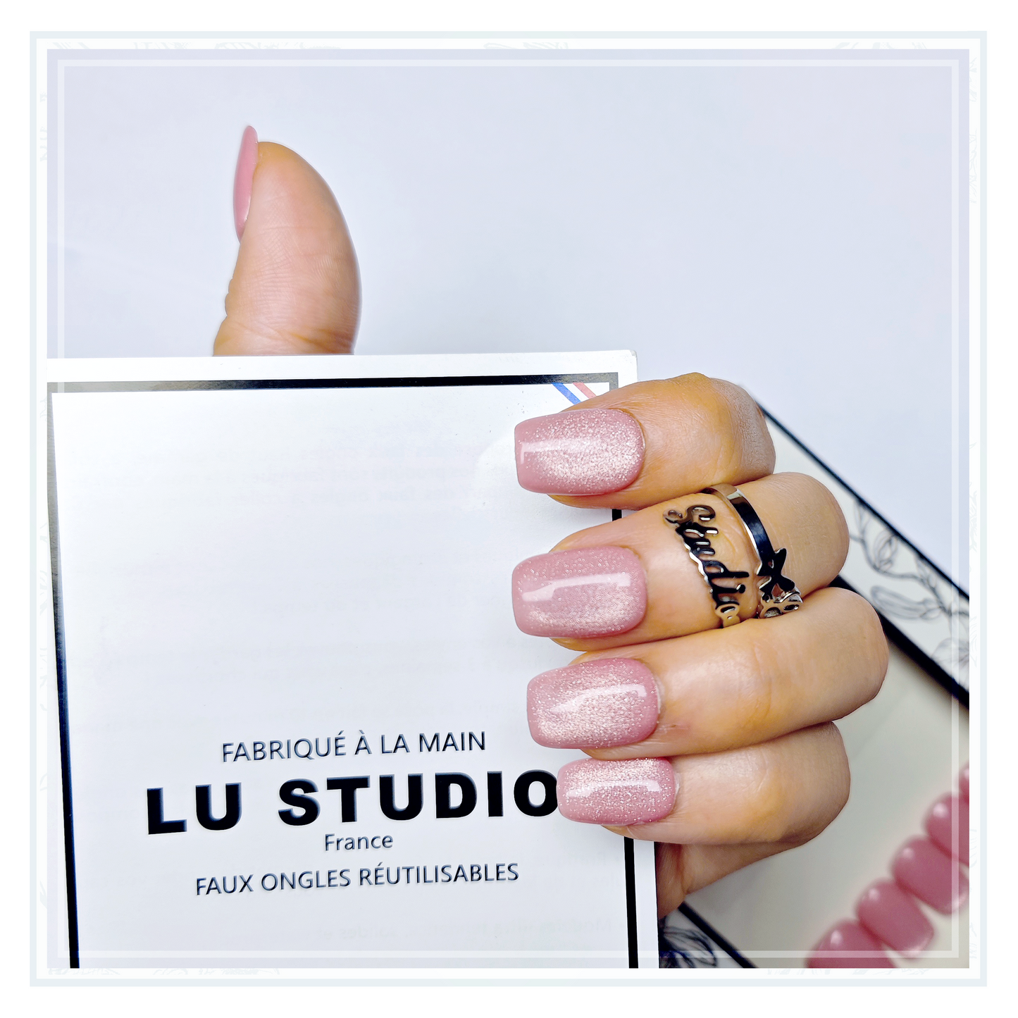 Le rose vous va à ravir  |  Faux-ongles réutilisables - Press on nails