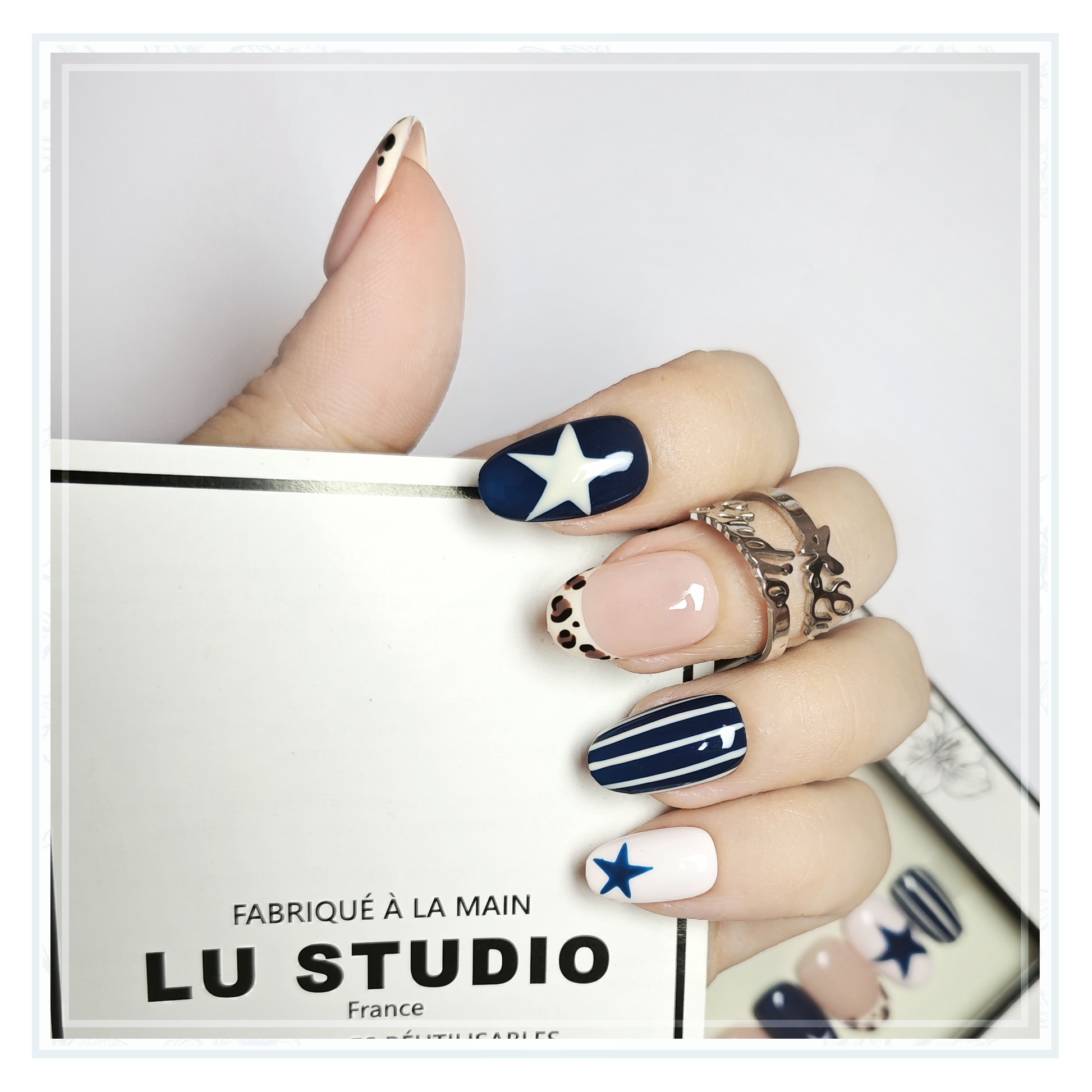 M112 - Rayures Marines   |  Faux-ongles réutilisables - Press on nails