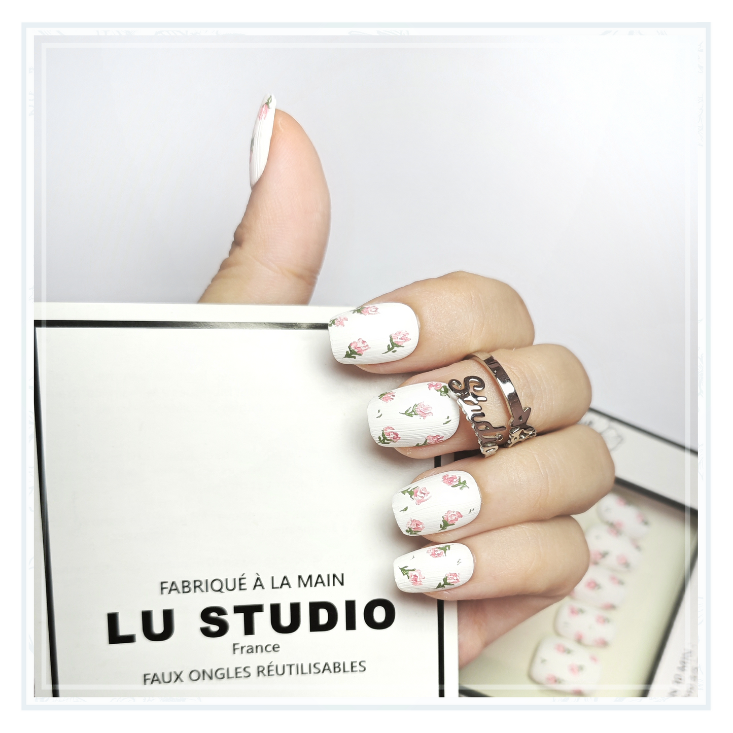 M116 - Roses Vintage  |  Faux-ongles réutilisables - Press on nails