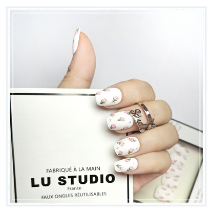 M116 - Roses Vintage  |  Faux-ongles réutilisables - Press on nails