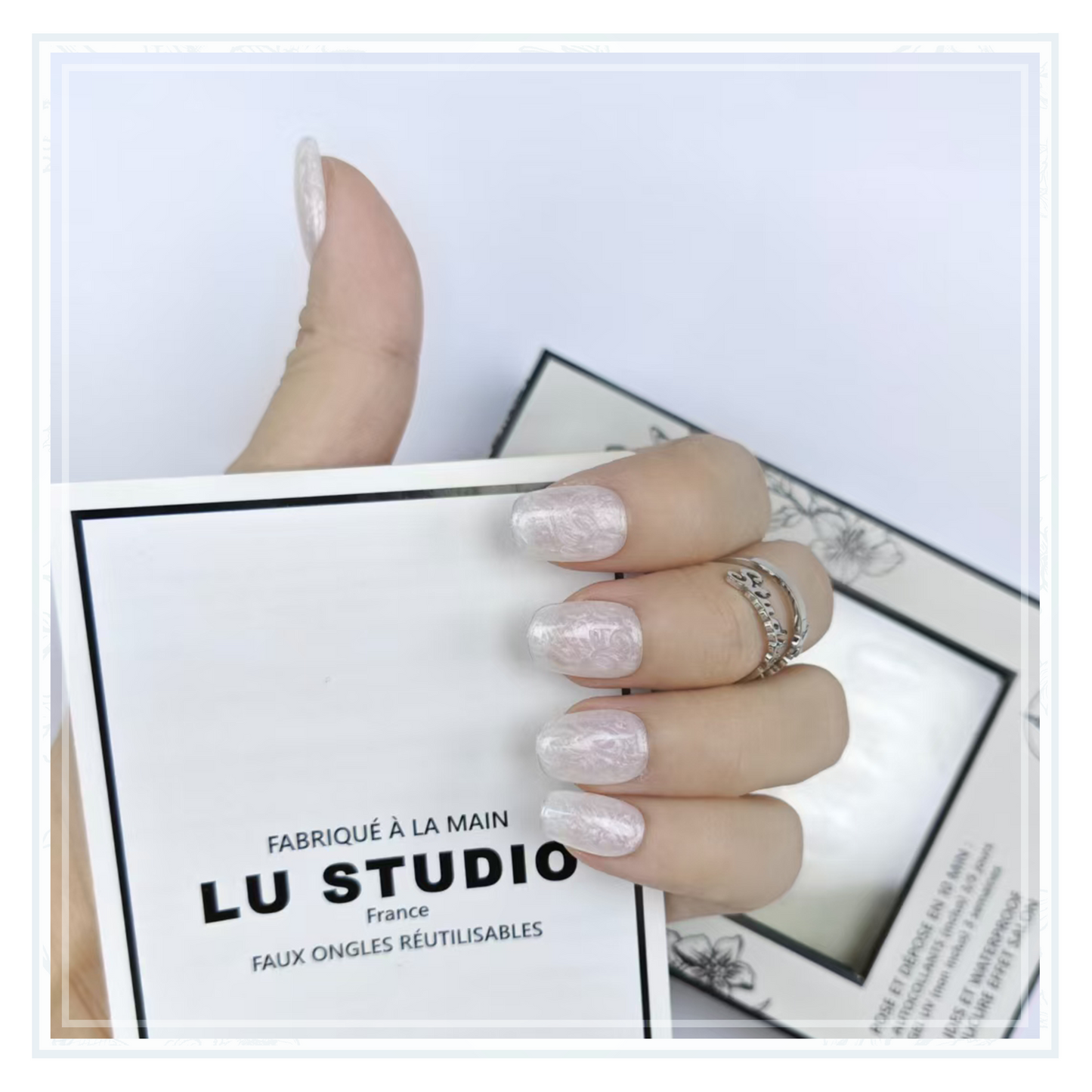 M129 - Nacre Mystique  |  Faux-ongles réutilisables - Press on nails