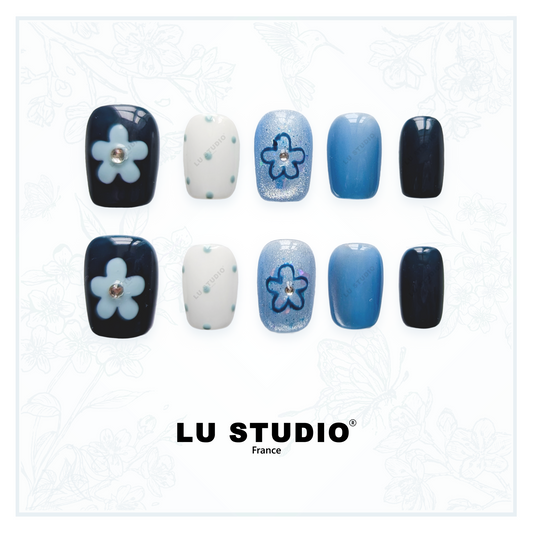 M13 - Esquisse d'une Fleur Bleue | Faux-ongles réutilisables - Press on nails