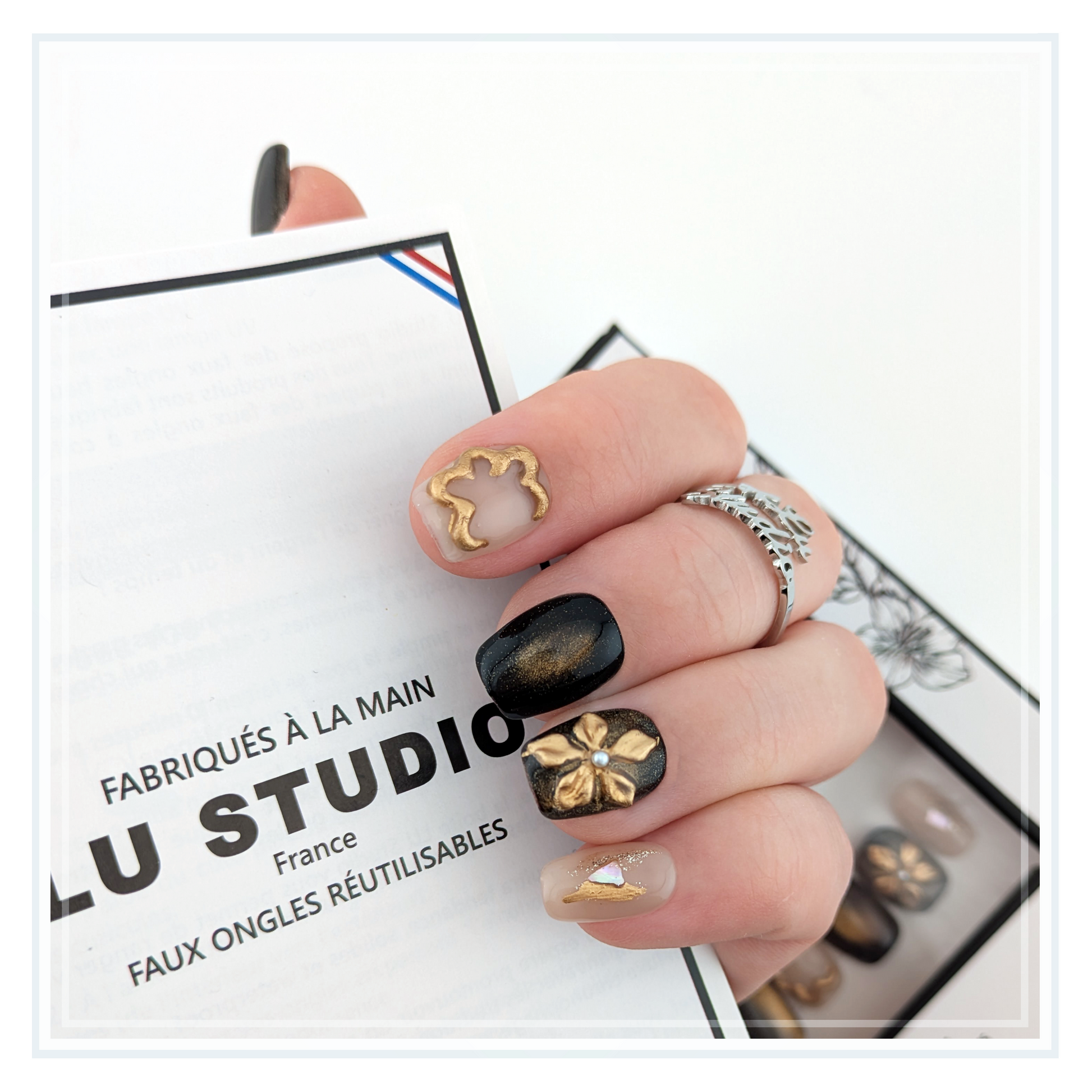 M132 - Marron fleuri  |  Faux-ongles réutilisables - Press on nails