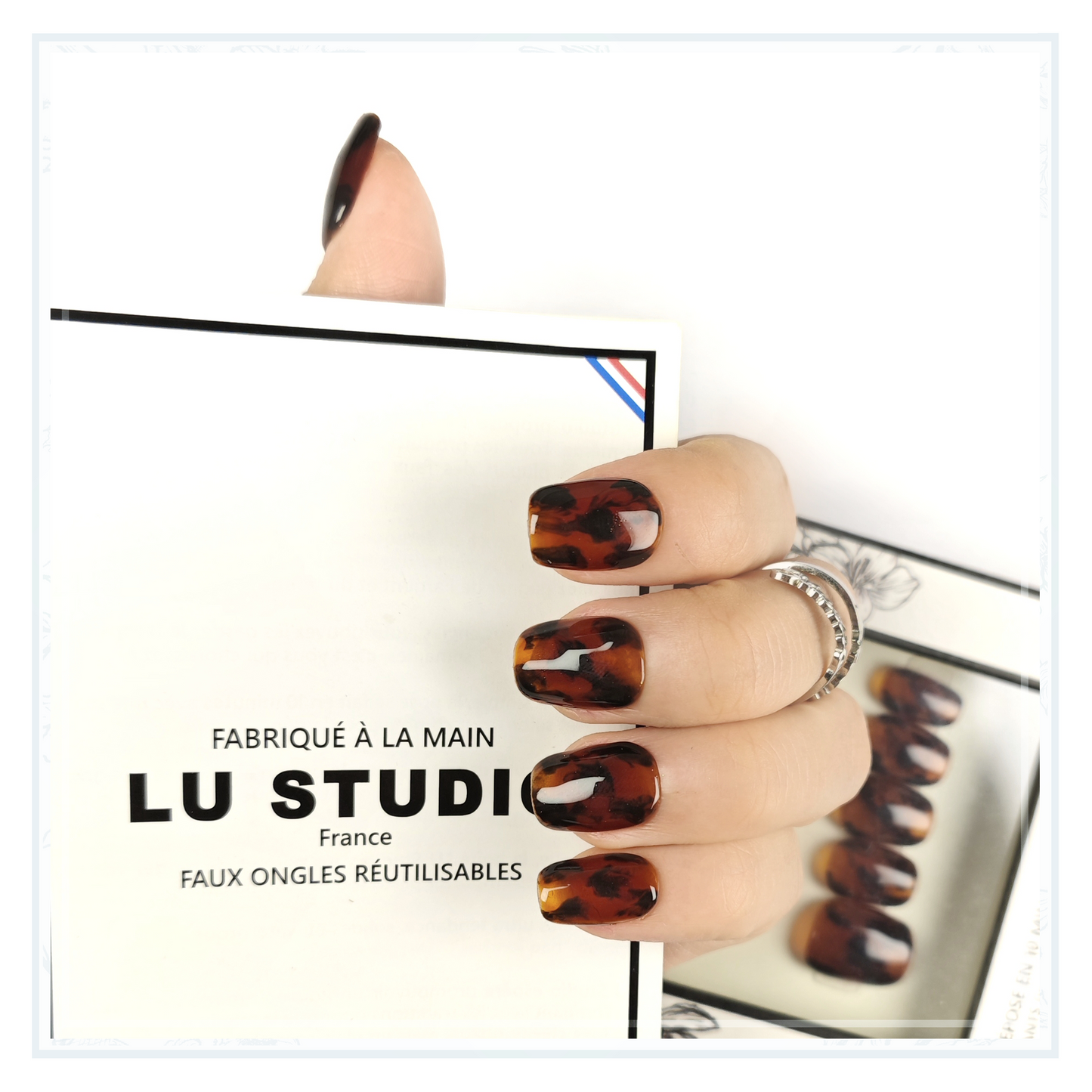 M146 - Léopard Ambré  |  Faux-ongles réutilisables - Press on nails