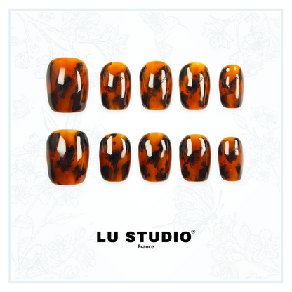 M146 - Léopard Ambré  |  Faux-ongles réutilisables - Press on nails