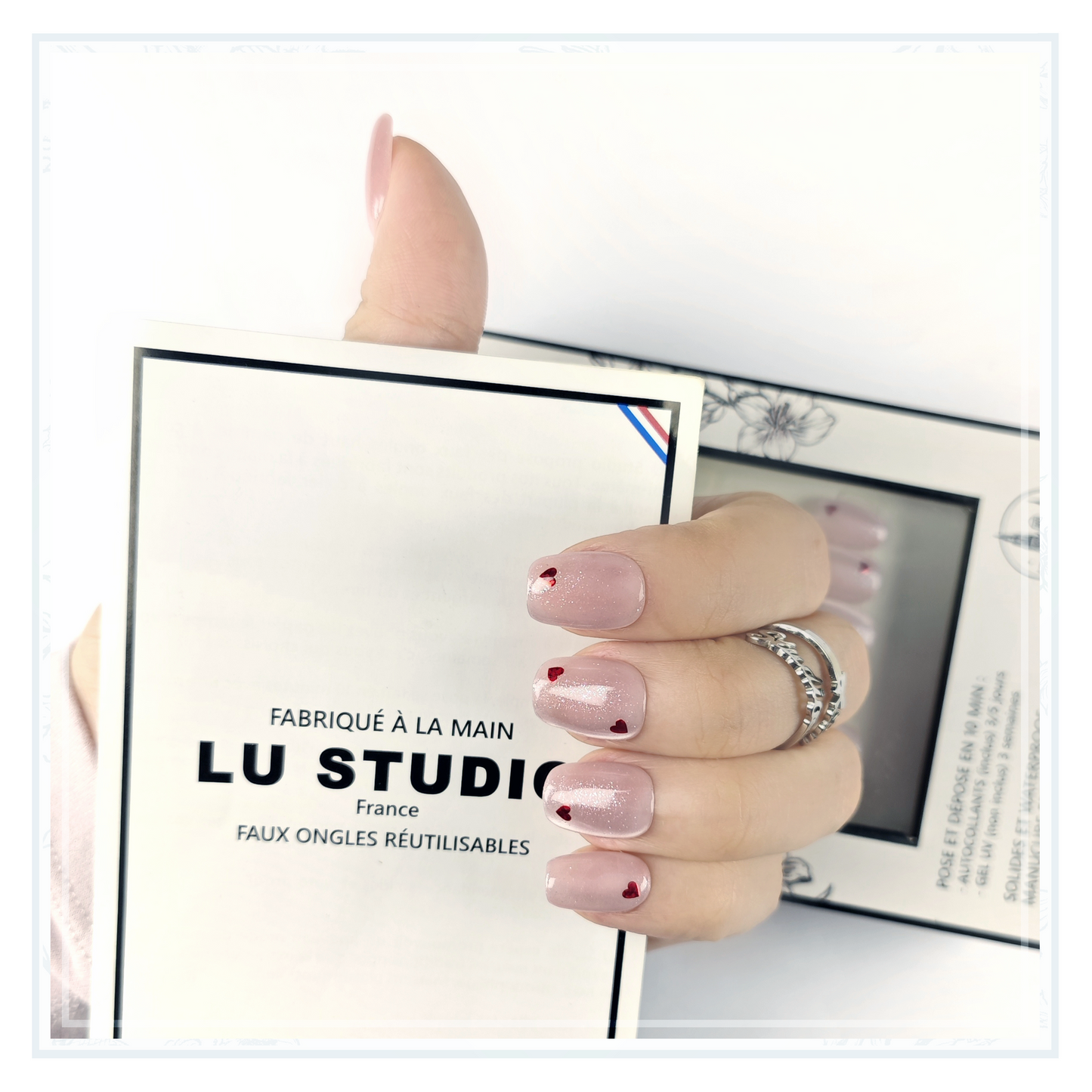 M148 - Saint Valentin délicate  |  Faux-ongles réutilisables - Press on nails