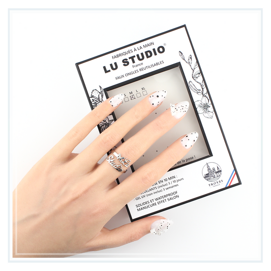 M194 - Granit Blanc  |  Faux-ongles réutilisables - Press on nails