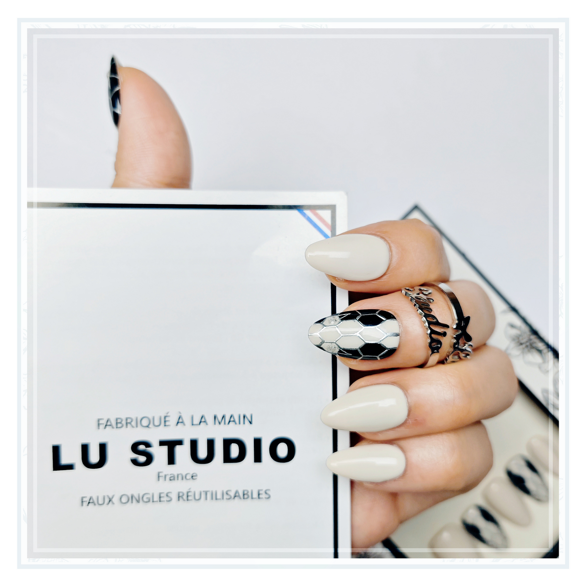 M33 - White snake | Faux-ongles réutilisables - Press on nails