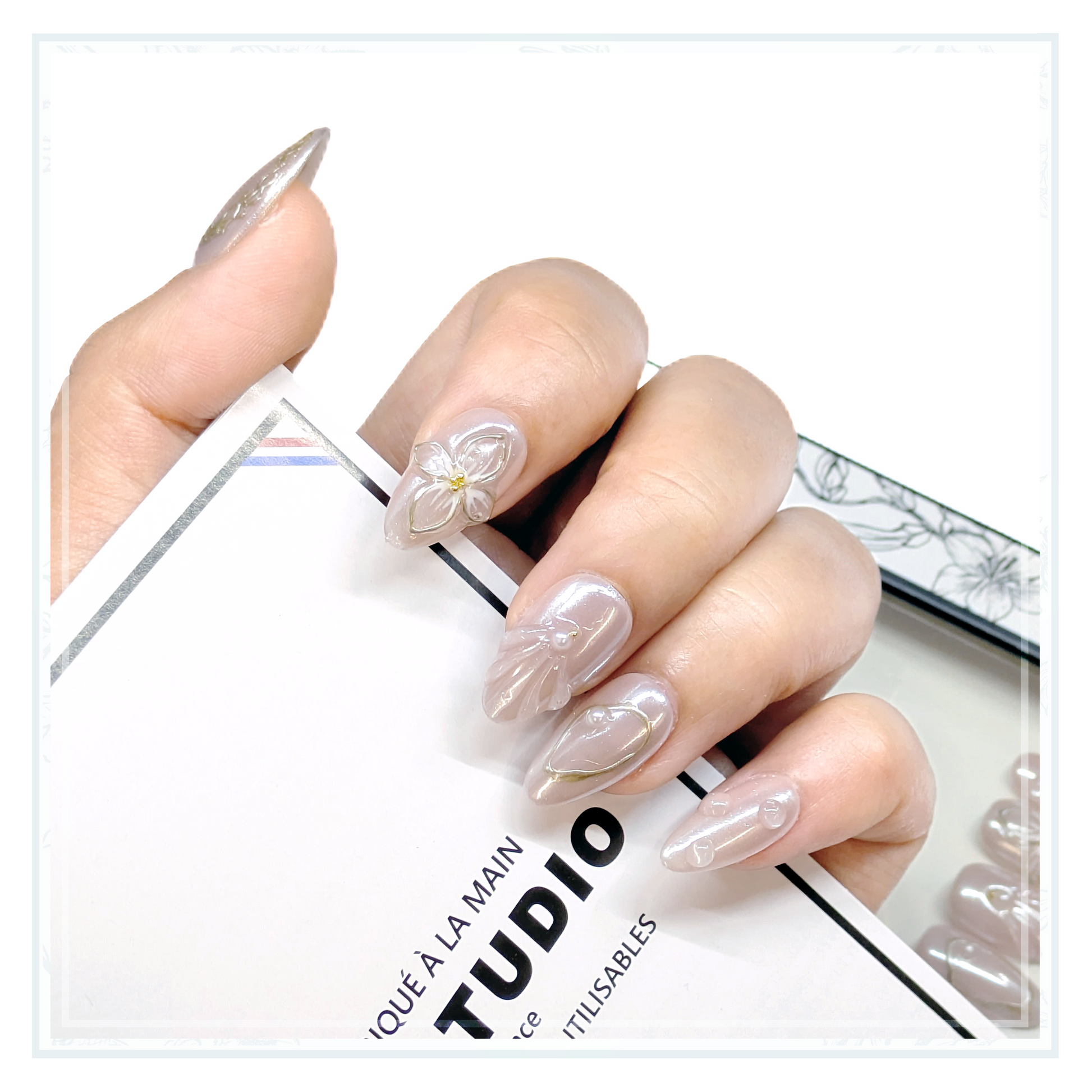 M36 - Tenue de couronnement rose  |  Faux-ongles réutilisables - Press on nails