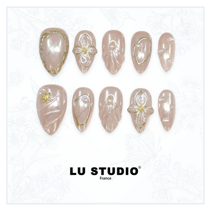 M36 - Tenue de couronnement rose  |  Faux-ongles réutilisables - Press on nails