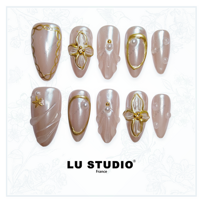 M37 - Tenue de couronnement rose  |  Faux-ongles réutilisables - Press on nails