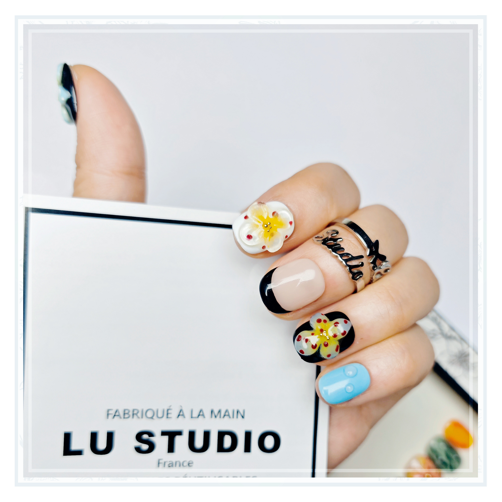 M38 - Fleurs en folie  |  Faux-ongles réutilisables - Press on nails