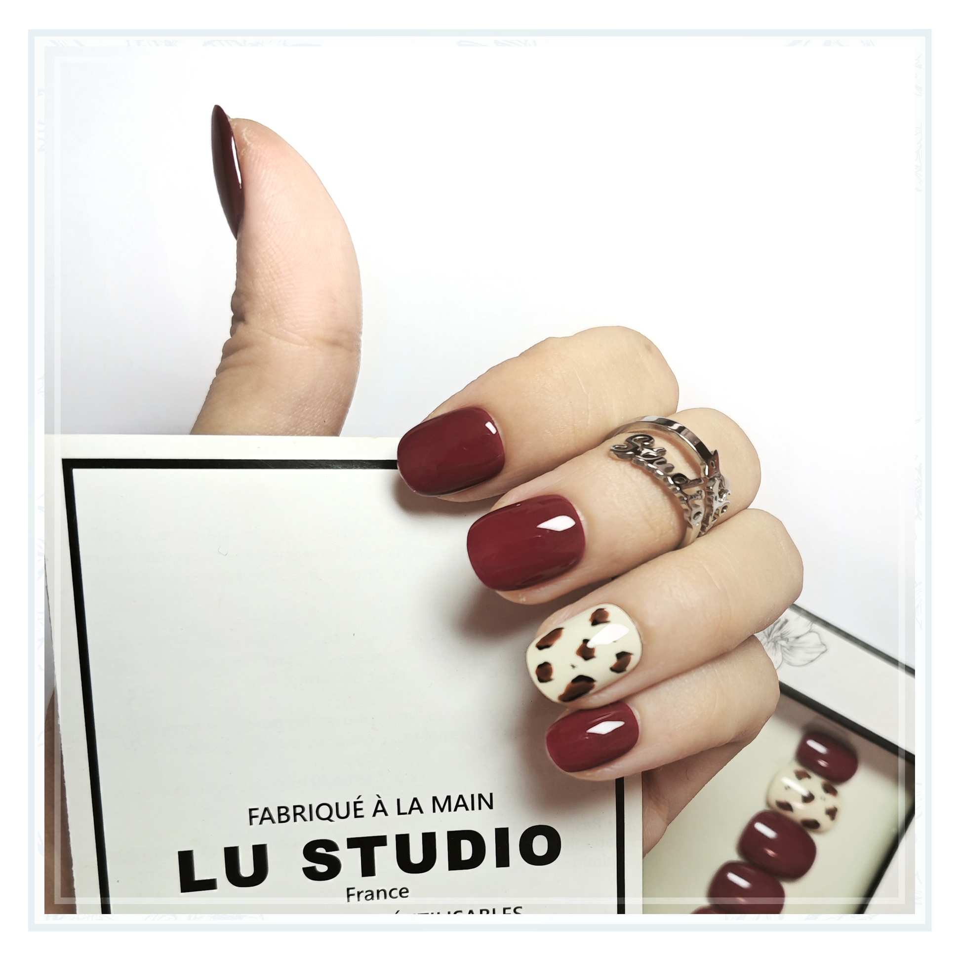 M79 - Bordeaux Sauvage  |  Faux-ongles réutilisables - Press on nails