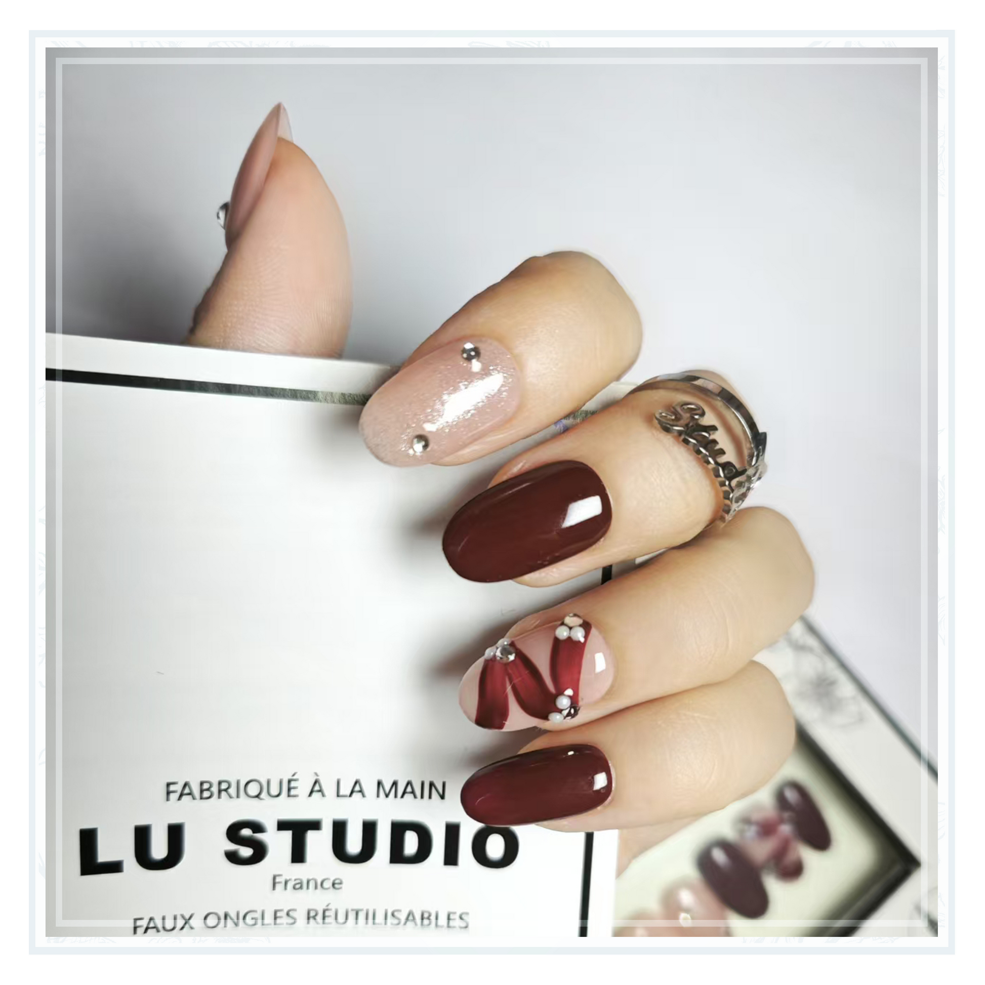 M80 - Ruban Rouge  |  Faux-ongles réutilisables - Press on nails