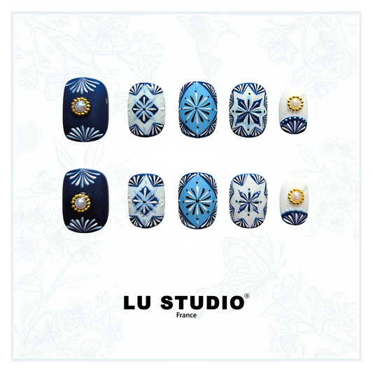 M93 - Mosaïque Bleue  |  Faux-ongles réutilisables - Press on nails