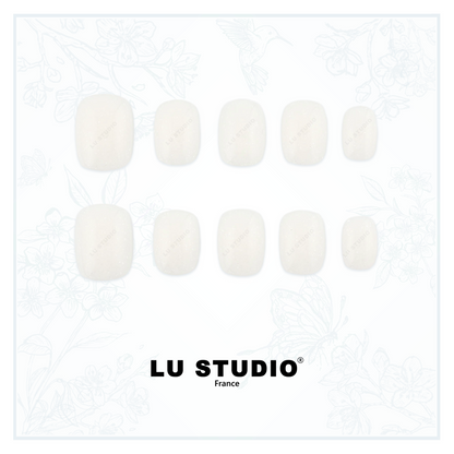 N08 - Bombé blanc paillette |  Faux-ongles réutilisables - Press on nails