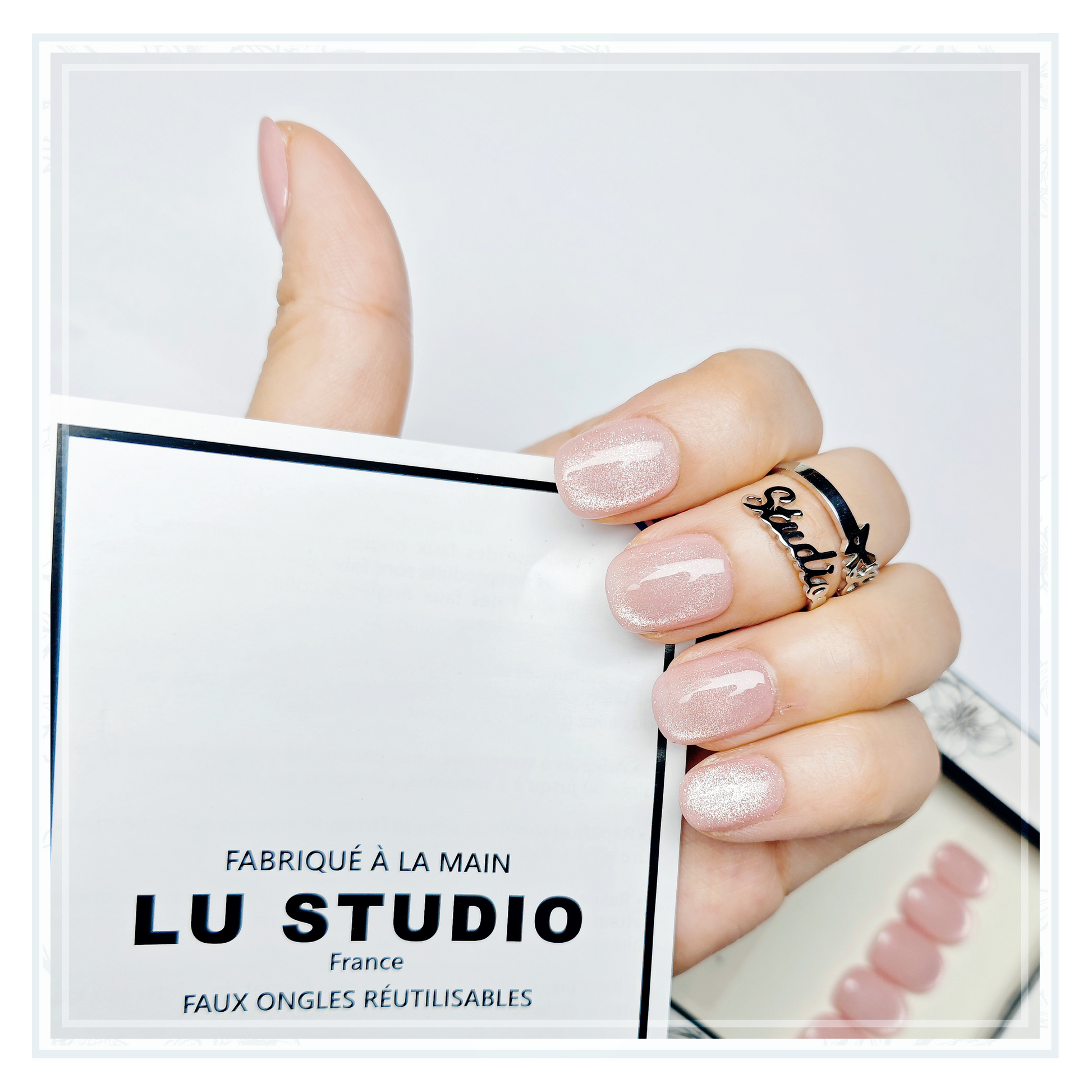 Rose doux pailleté  |  Faux-ongles réutilisables - Press on nails